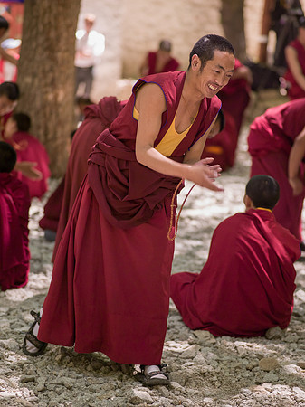 debates of monks boudistes XIV