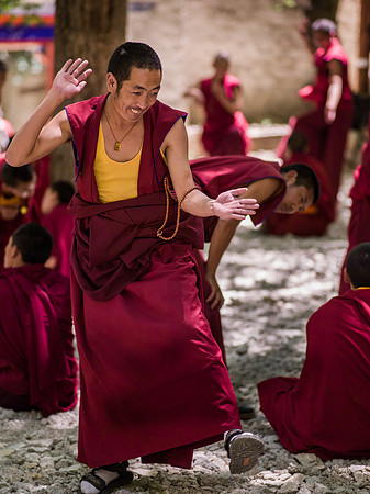 debates of monks boudistes XII