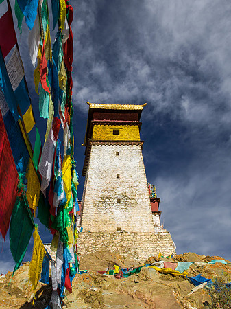 Yumbalagang Palace