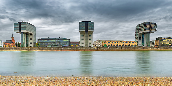 The 3 Port Crane Houses